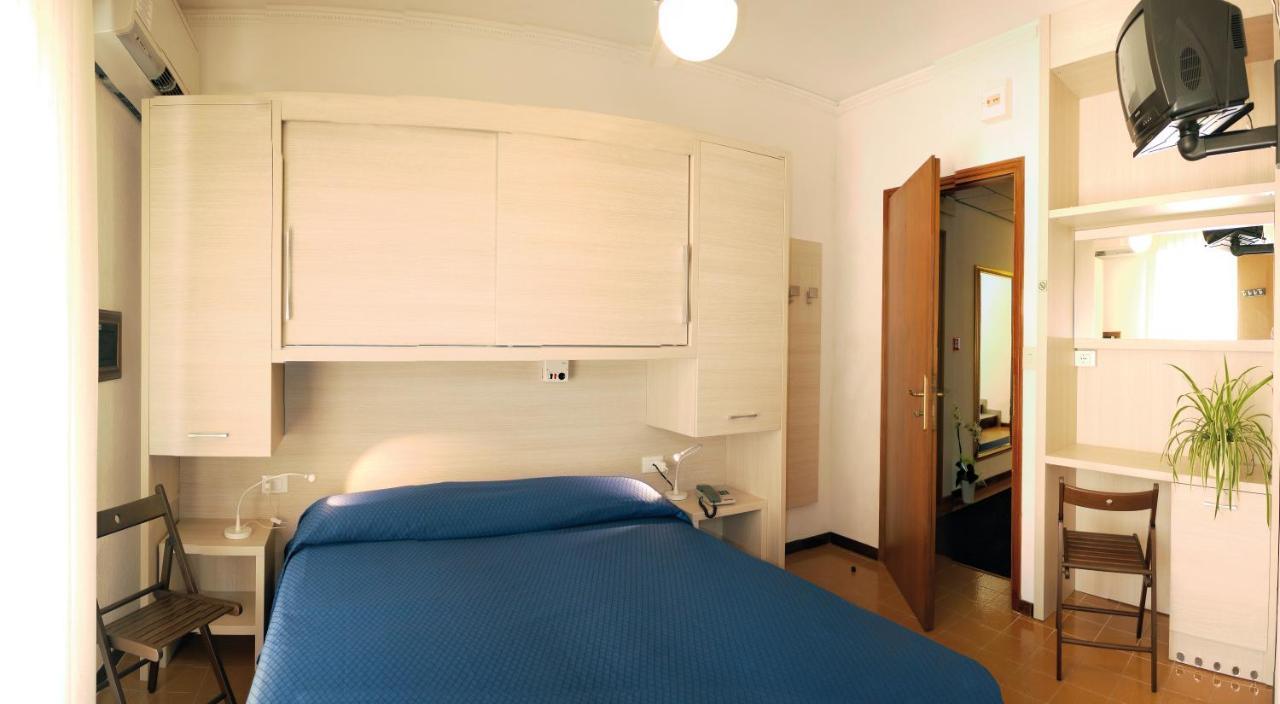 Hotel La Brezza Frontemare Lido di Jesolo Exteriör bild