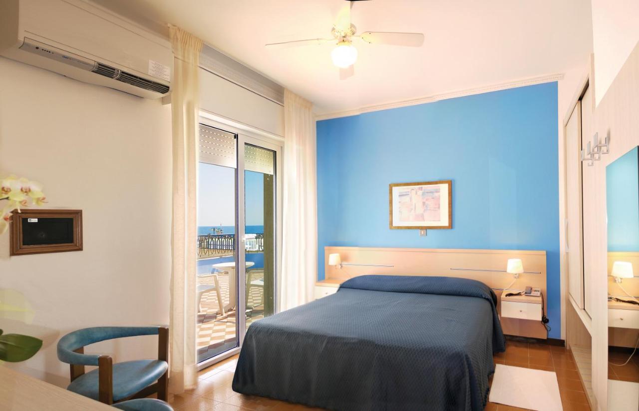 Hotel La Brezza Frontemare Lido di Jesolo Exteriör bild