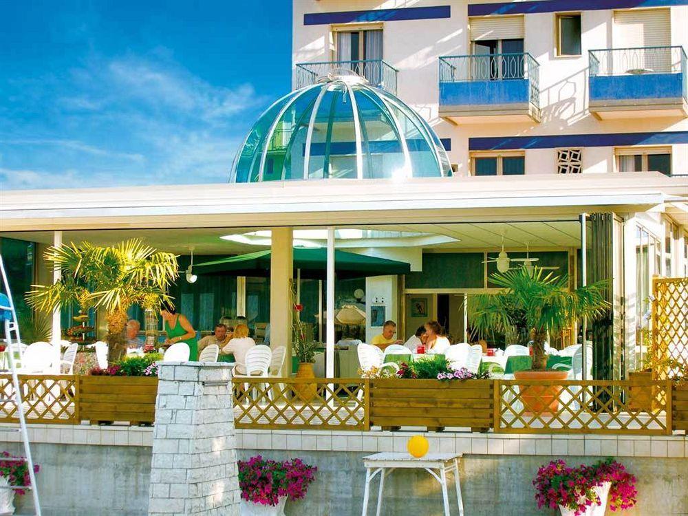 Hotel La Brezza Frontemare Lido di Jesolo Exteriör bild