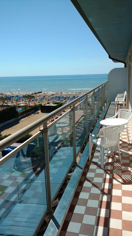Hotel La Brezza Frontemare Lido di Jesolo Exteriör bild
