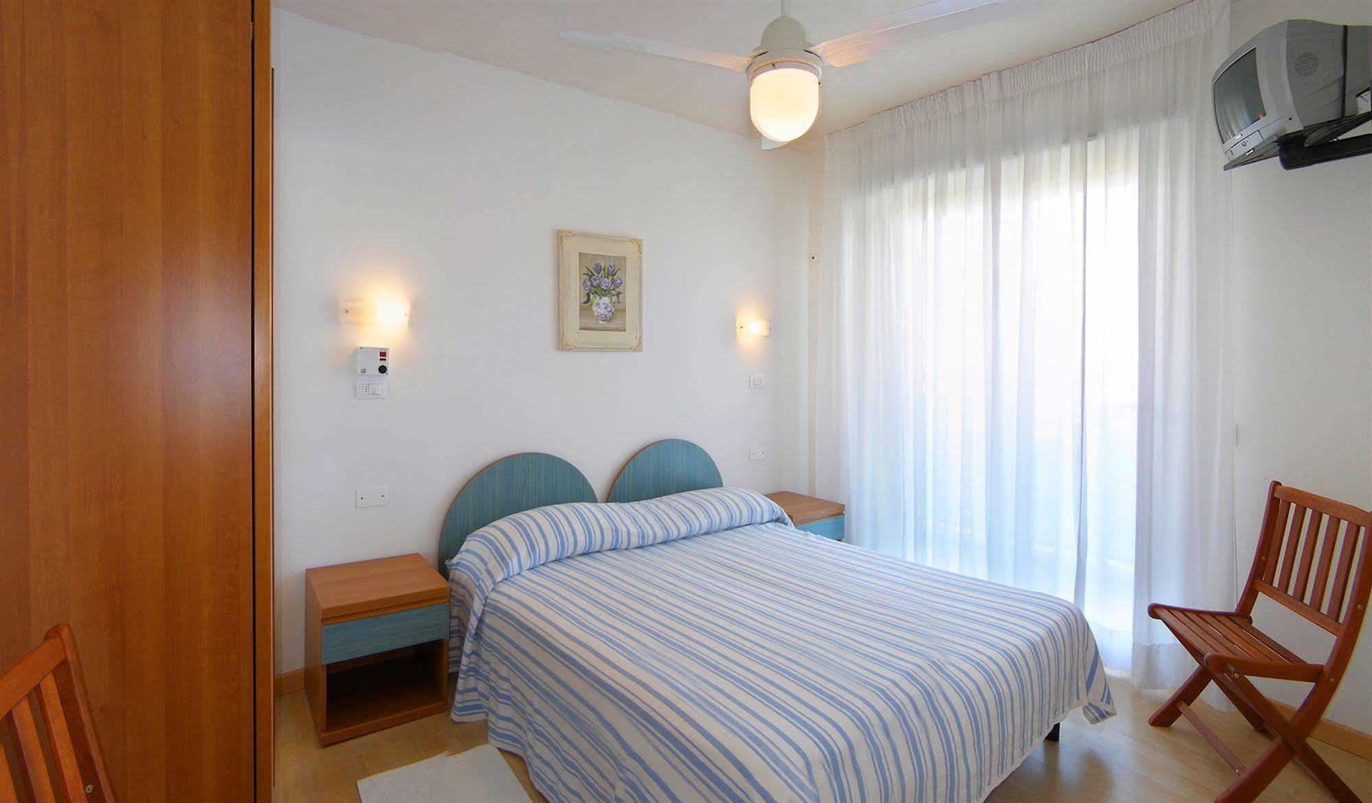 Hotel La Brezza Frontemare Lido di Jesolo Exteriör bild