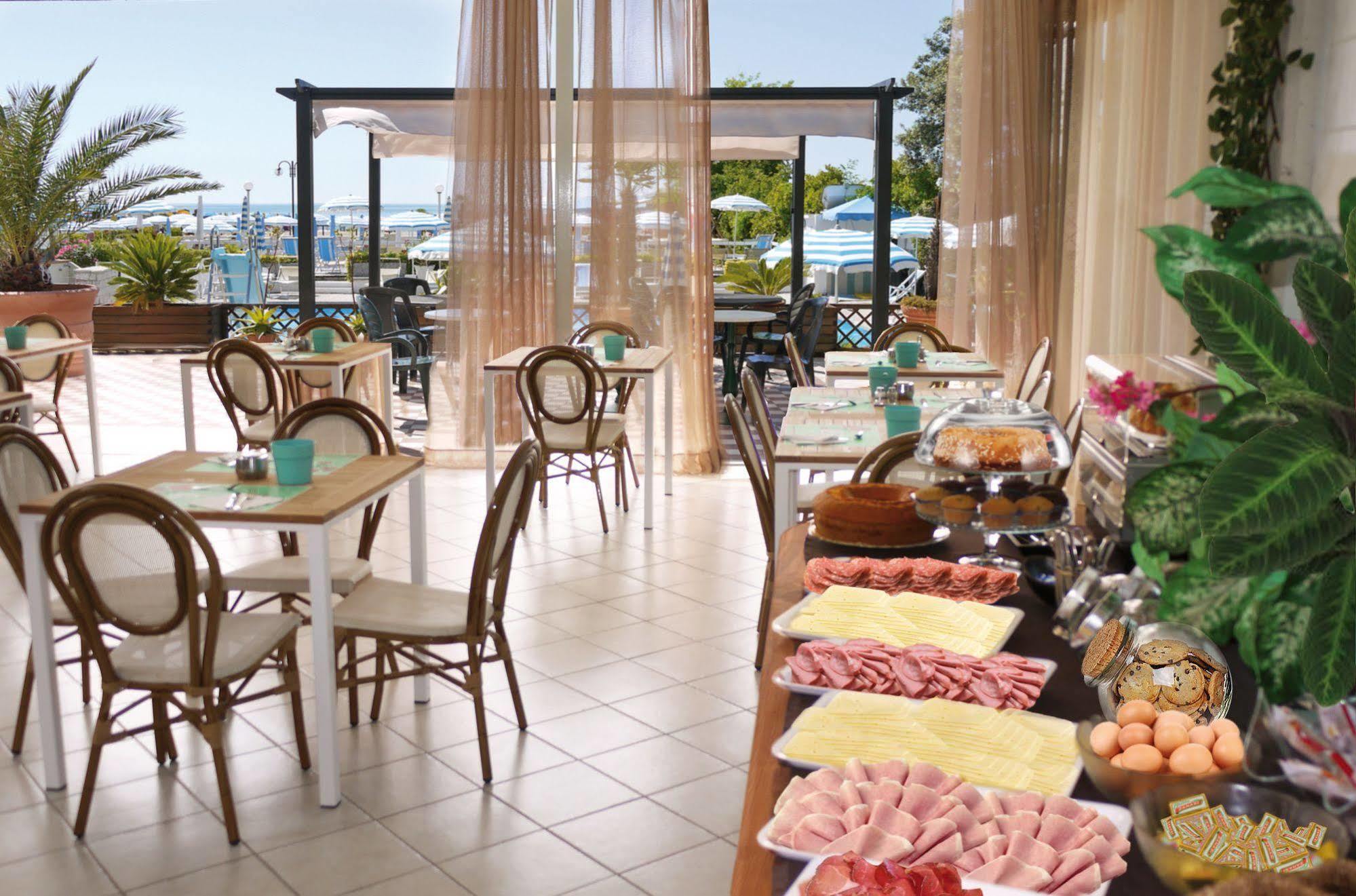 Hotel La Brezza Frontemare Lido di Jesolo Exteriör bild