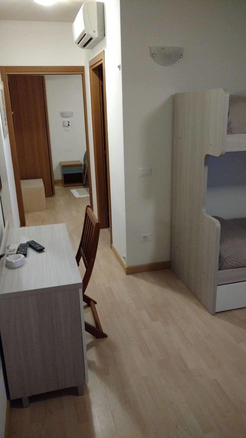 Hotel La Brezza Frontemare Lido di Jesolo Exteriör bild