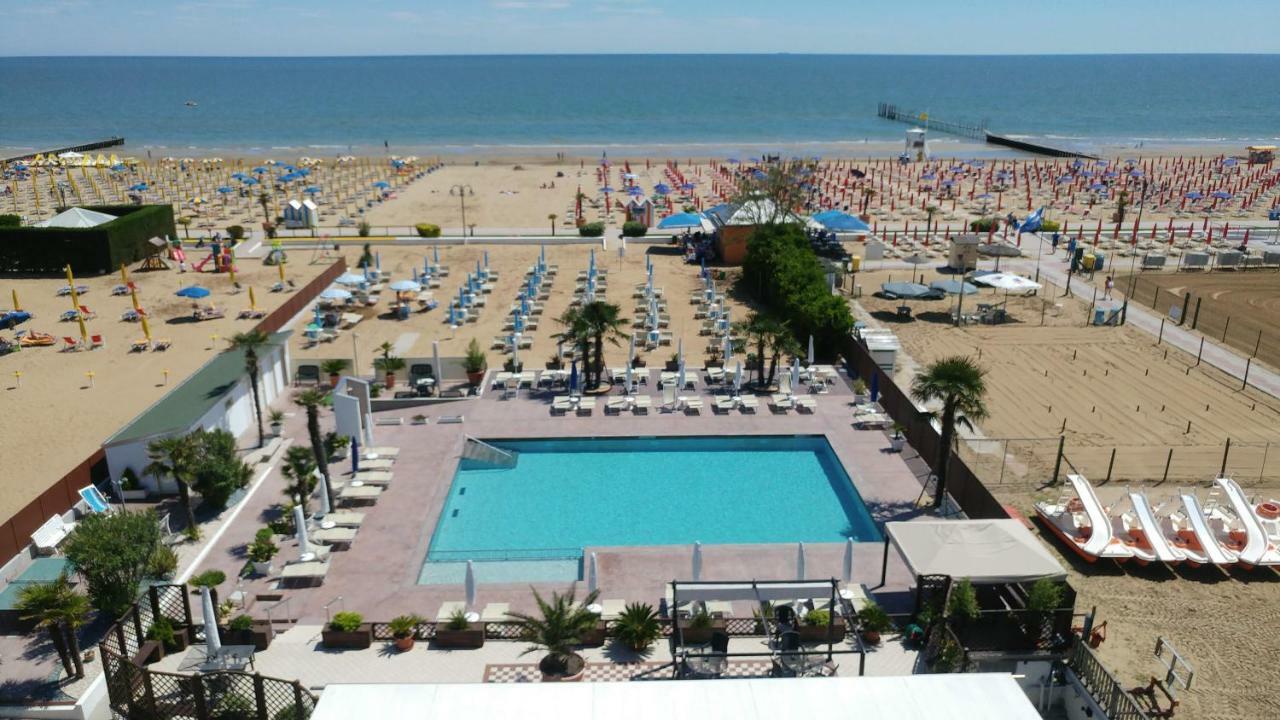 Hotel La Brezza Frontemare Lido di Jesolo Exteriör bild