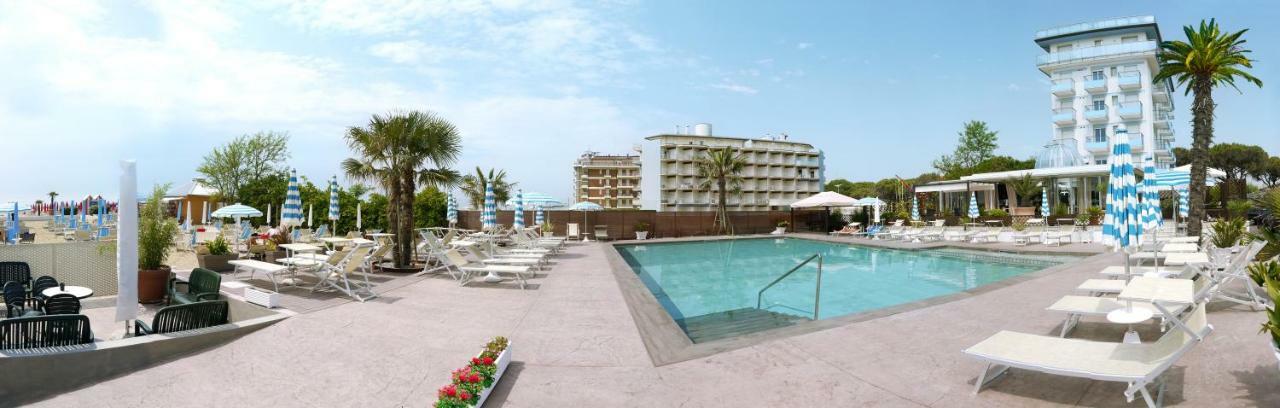 Hotel La Brezza Frontemare Lido di Jesolo Exteriör bild