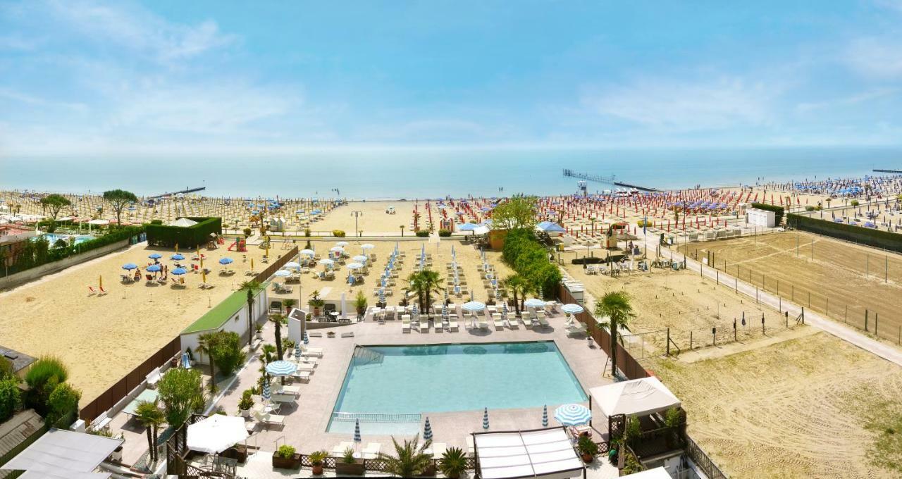 Hotel La Brezza Frontemare Lido di Jesolo Exteriör bild
